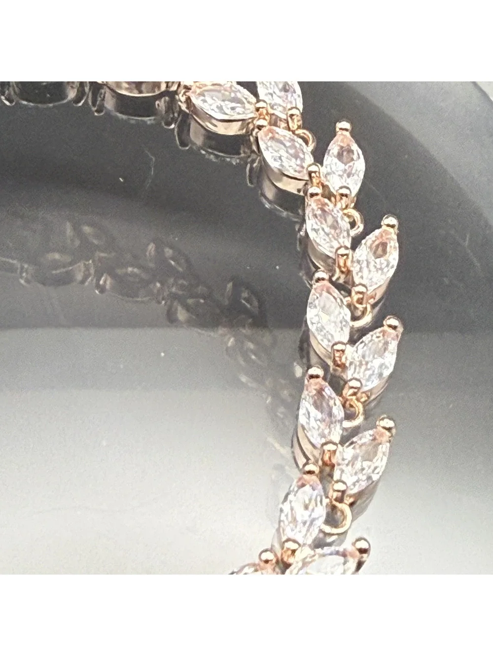 candy+clover Laurel Wreath Clear Crystal Rose Gold Tone Bracelet 7 inch